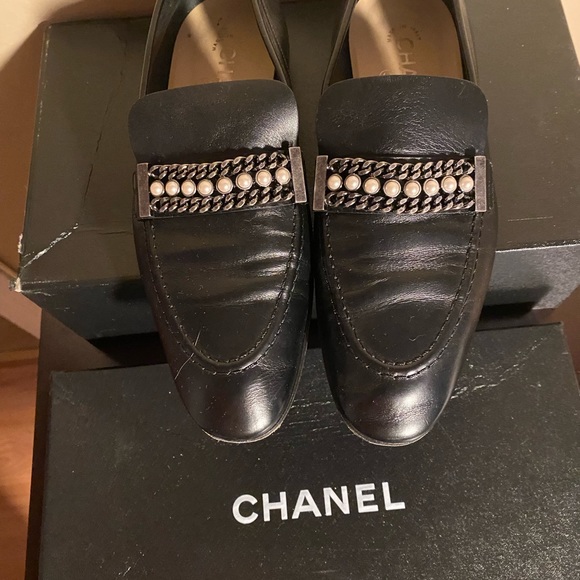 Beautiful Chanel Loafers-Great condition. Perfect for everyday! - Picture 6 of 7